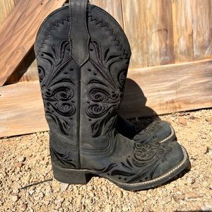 Circle G cowgirl boots. Great condition size 7.5